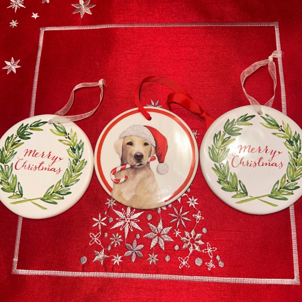 Set of 3 Round Christmas Ornaments Golden Retriever Dog Merry Christmas Wreath‎